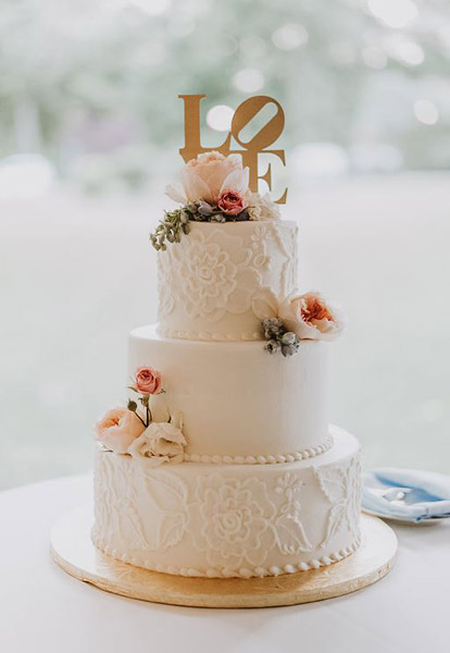 wedding cake by Bredenbeck's